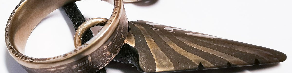 Työpajoilla valmistettuja koruja